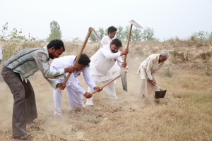 Community initiative to revive aquatic eco-system through check-dams in dry river bed
